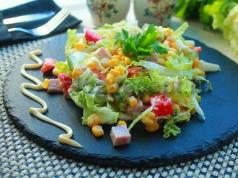 Resep salad dengan kubis dan ham Cina: sederhana dan berlapis