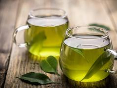 Zielona herbata na zapalenie żołądka: zalety i wady