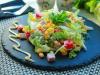 Resipi untuk salad dengan kubis Cina dan ham: mudah dan puff